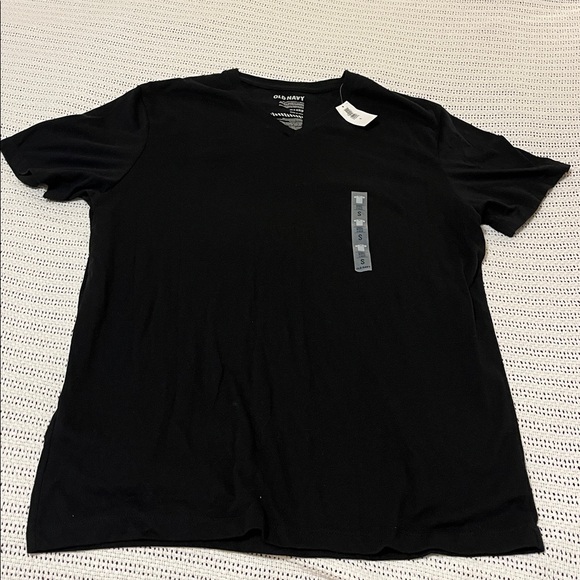 Old Navy Tops - Old Navy Black V-Neck Tee